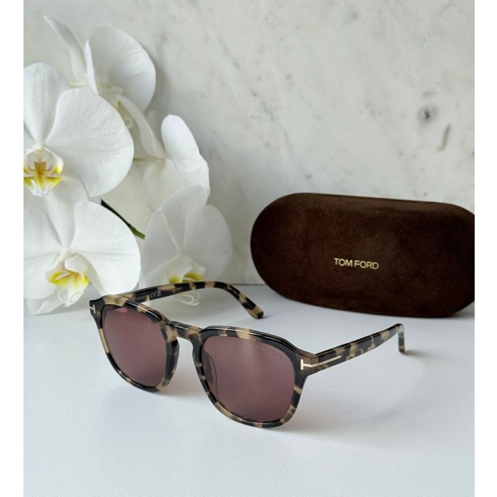 NEW Tom Ford FT0931 Avery Sunglasses in Tortoise Brown